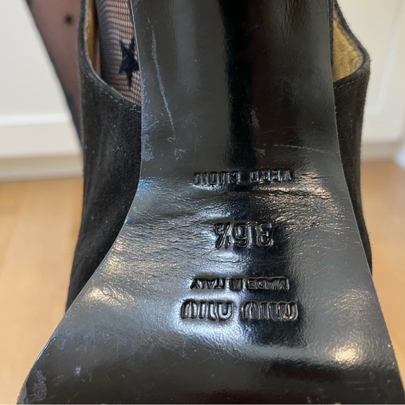 Miu Miu black suede platform heels with removable purple satin bow - Picture 7 of 7